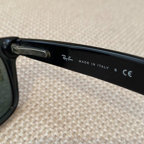 Ray-Ban Classic Black Wayfarer Sunglasses - Picture 5 of 5